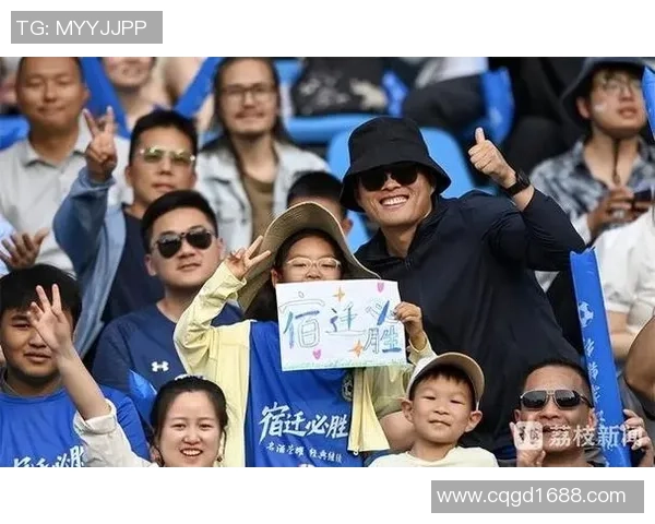 足球明星齐聚看球赛热情高涨共同见证精彩瞬间